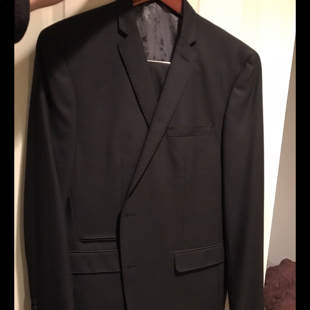 Bar III Suit